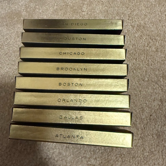 Lilly Lashes - Picture 4 of 5